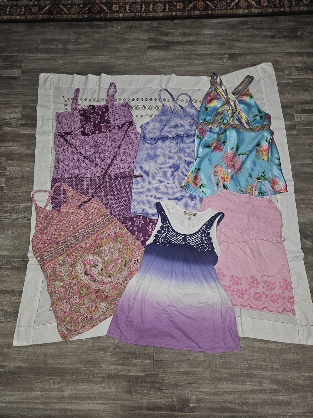 Bundle of Girls Y2K tops (xs or girls lg)